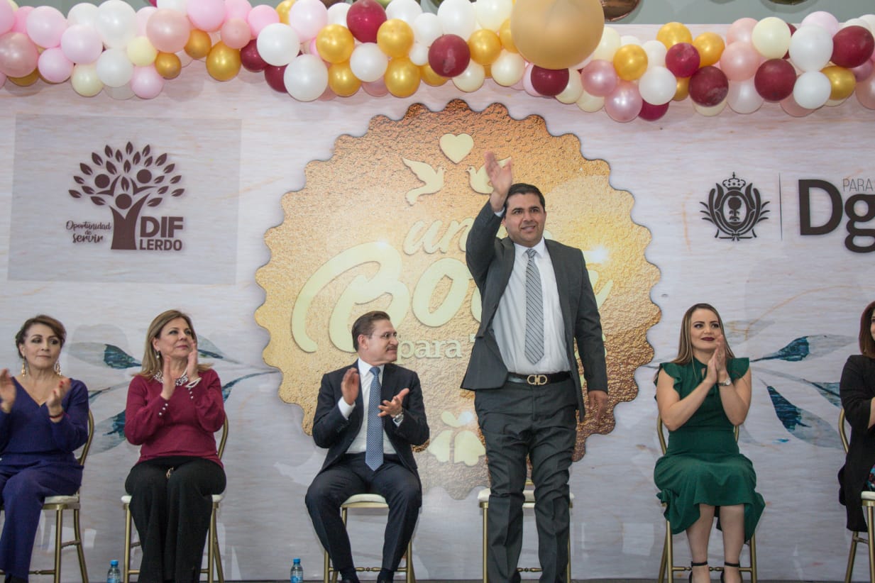 01 SE CASAN 292 EN ÔÇ£UNA BODA PARA TODOSÔÇØ-130220