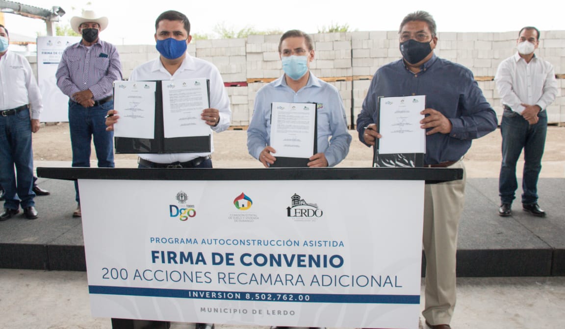 04-FIRMAN CONVENIO ROSAS AISPURO Y HOMERO MART+ìNEZ PARA BENEFICIA
