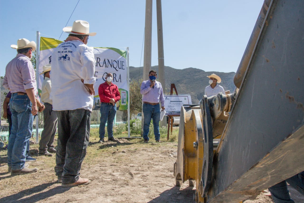 06-ARRANCAN OBRAS DE AMPLIACIÓN DE REDES DE AGUA POTABLE Y D