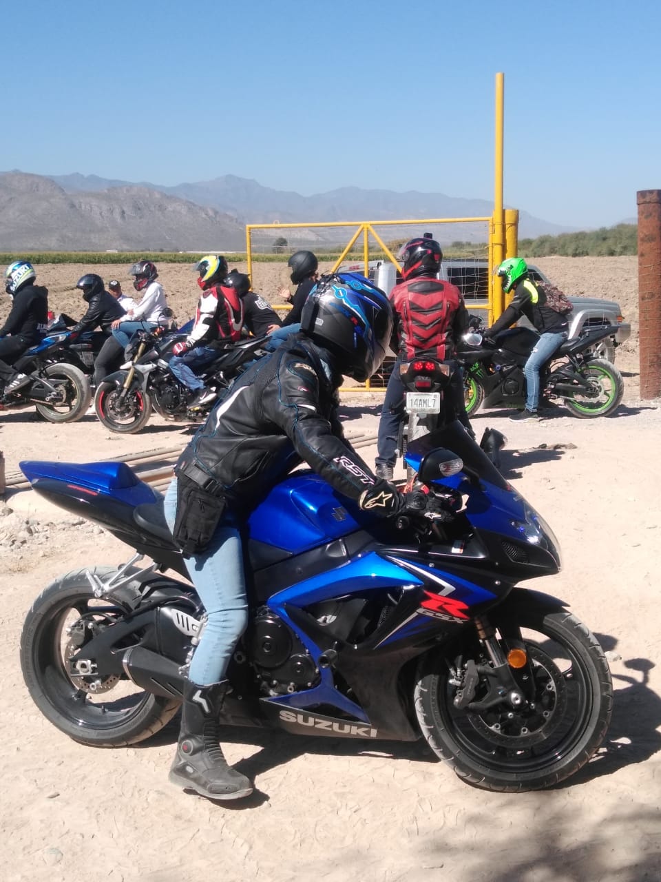 01-GRUPO DE MOTOCICLISTAS INTENTÓ INGRESAR AL CAÑÓN DE FERNÁNDEZ-231120