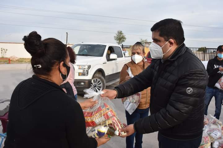 02-ENTREGA HOMERO MARTÍNEZ APOYOS EN DISTINTOS SECTORES DEL MUNICIPIO-231220